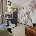 Modern Apartment *